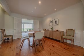Breakfast room - Country homes for sale and luxury real estate including horse farms and property in the Caledon and King City areas near Toronto